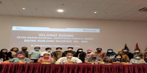 Kunjungan kepala Badan Nasional Sertifikasi Profesi (BNSP), Bapak Kunjung Masehat, SH., MM dalan Pelaksanaan Pelatihan dan Sertifikasi Asisten Kompetensi CLSP UPJ, Rabu 8 Oktober 2021 