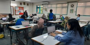 Pelatihan Business English Communication kepada Bapak/Ibu Guru Global Jaya School